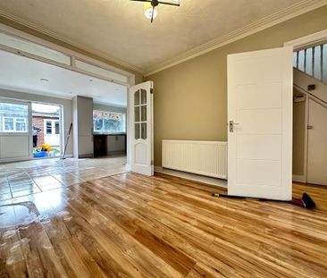 4 bedroom semi-detached house to rent - Photo 1