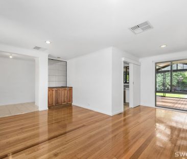 Spacious three bedroom home in quiet and convenient location - Photo 2