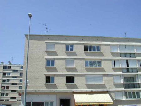 Location Appartement 2 pièces 49m² - Photo 3