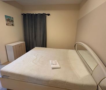 living si 2 dormitoare sararie arcadia 70 mp mob si util 650 eur neg - Photo 3