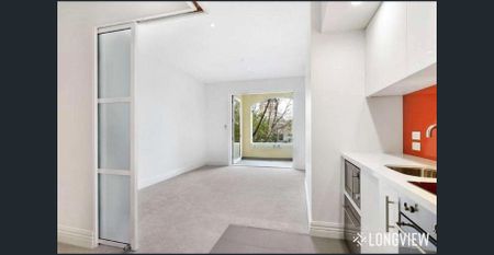 Amazing View of Carlton Gardens - Photo 5