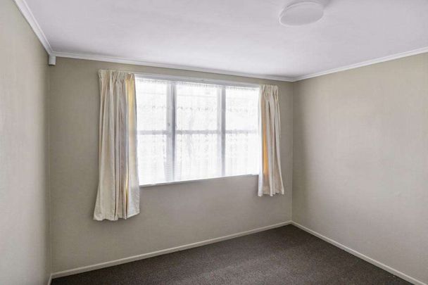 Perfect 2 bedroom Spot - Comfort Meets Convenience! - Photo 1