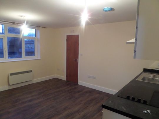 Studio to rent - Photo 1