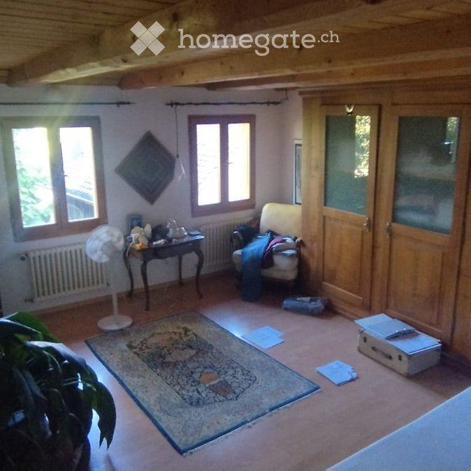 Charmanter 4,5-Zimmer-Hausteil mit wunderschönem Garten in zentraler, ruhiger Lage in Bünzen - Photo 1