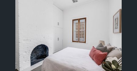 Fully Furnished Cottage on Cosmopolitan Melbourne Street - Photo 3
