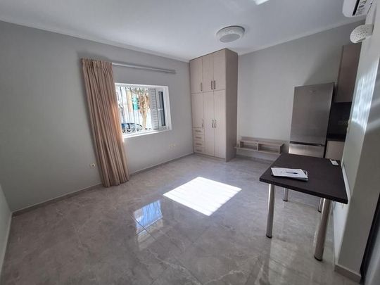 Studio/Γκαρσονιέρα για ενοικίαση Παντοκράτορος - Αρχαίο Ωδείο (Πάτρα) - Photo 1