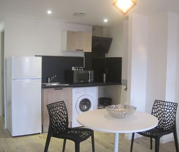 A LOUER STUDIO MEUBLE PROCHE CENTRE VILLE ET GARE ST QUNETIN 02100 - Photo 4