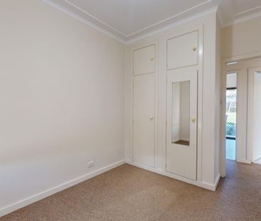 8 Augusta Street, Warners Bay NSW 2282 - Photo 4