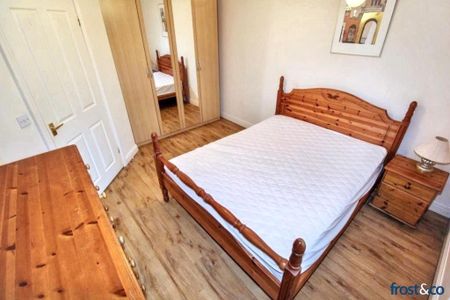 2 bedroom terraced house to rent - Photo 4
