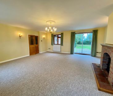 Aston Sandford, Aston Sandford - Photo 1