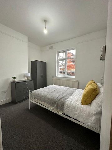 1 bedroom in a house share to rent - Photo 3