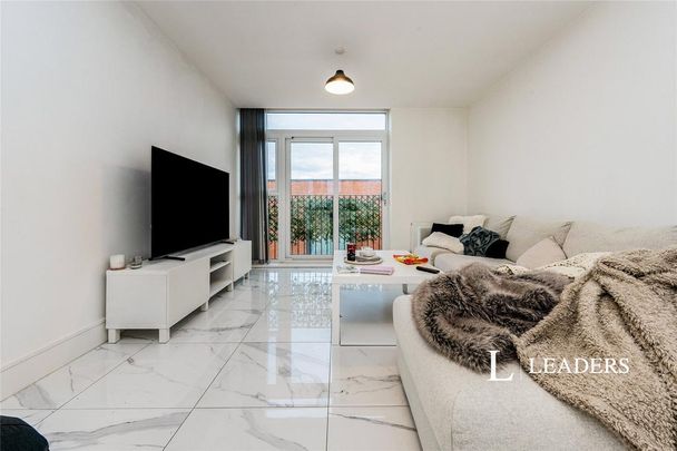 1 bedroom flat to rent - Photo 1