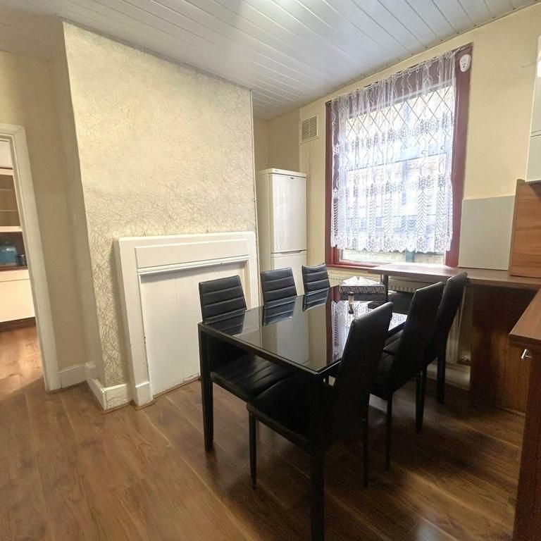 4 bedroom terraced house to rent - Photo 1