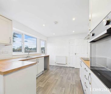 3 bedroom detached bungalow to rent - Photo 3