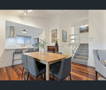 10 Warruga Street, The Gap, Qld 4061 - Photo 5