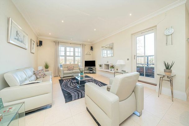 Chalmers Way, St Margarets, TW1 - Photo 1