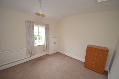 3 bed Semi-Detached House for Rent - Photo 3