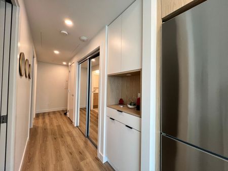 Amazing 1 Bed Condo with LAKE VIEWS (#1601) - Photo 5