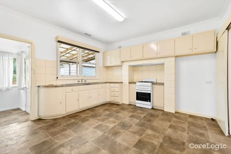 Charming 3 Bedroom Family Home - Inspection Thurs 27th March 4.30 pm to 4.50 pm Cancelled - Photo 3