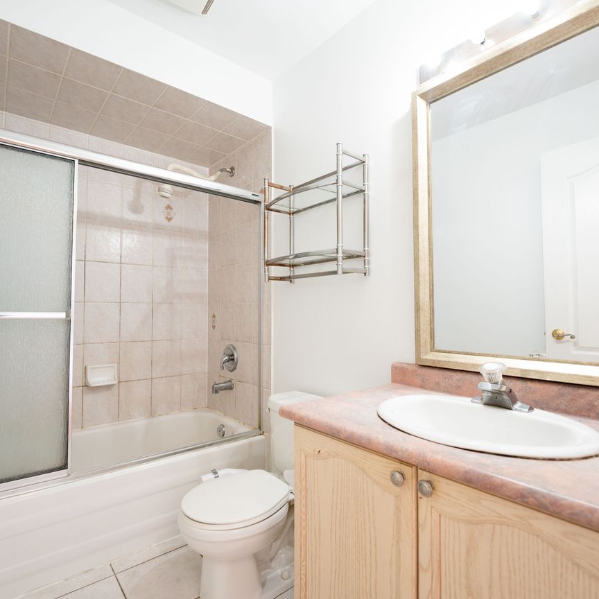 For Lease - 717 Salinger Court, Mississauga, Ontario - Photo 1