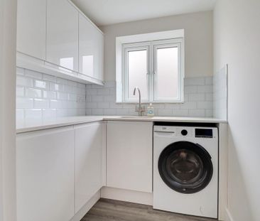 4 bedroom semi-detached house to rent - Photo 1