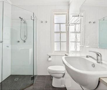 Elizabeth Bay - Photo 6