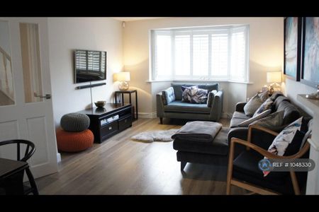 3 bedroom terraced house to rent - Photo 2