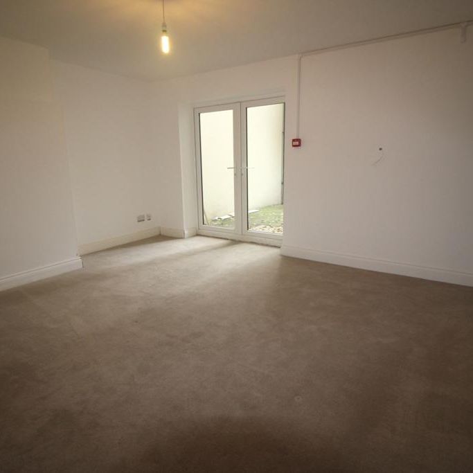 1 bedroom ground floor flat to rent - Photo 1