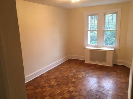 202-67 Sydenham St. - 2 bed, 1 bath - Photo 5