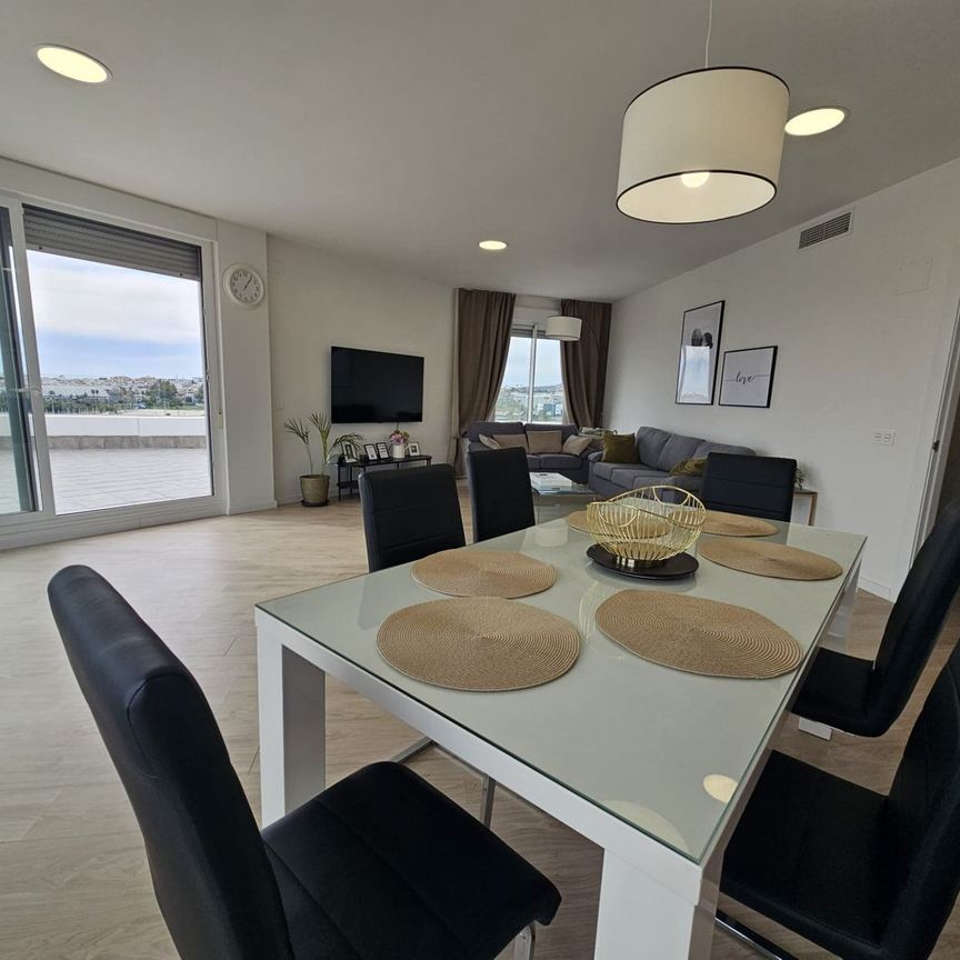 Penthouse in Nueva Andalucía - Photo 1