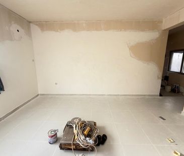 Fully renovated and spacious 4bhk villa big hall - Photo 3