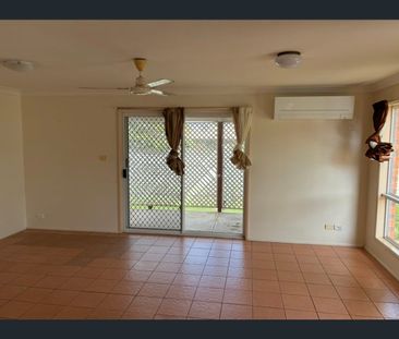 Farm Street Unit with Freshly Renovated Bathroom - AVAILABLE 4 MARCH - Photo 1