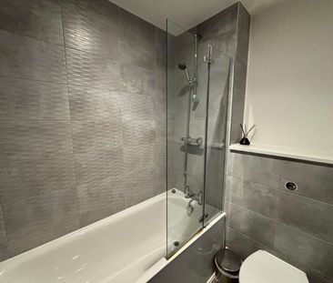 Available NOW| Fully Furnished | Studio Apartment | Salford Quays A... - Photo 4