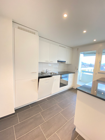 Grosszügige 4.5-Zimmerwohnung mit sanierter Küche und Bad - Foto 4