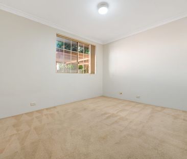 Well-Presented Villa with Private Yard - Photo 5