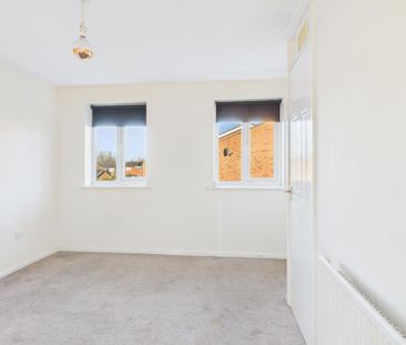 2 bedroom semi-detached house to rent - Photo 3