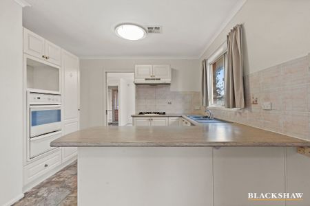73 Freda Bennett Circuit, Nicholls ACT 2913 - House For Rent | Domain - Photo 5