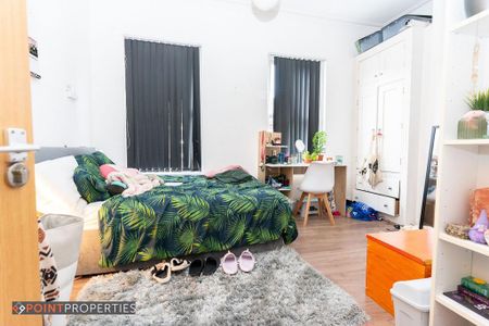 4 bedroom terraced house to rent - Photo 2