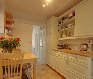 4 bedroom semi-detached house to rent - Photo 3