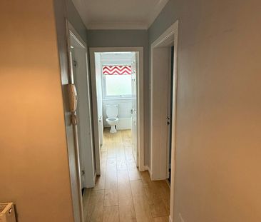 Flat to rent on - Photo 5