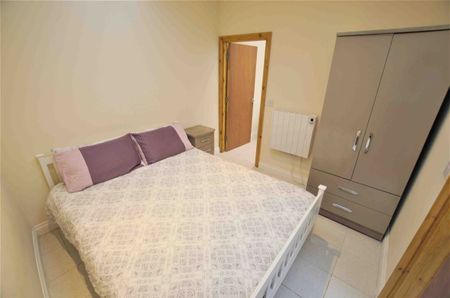 Albert College Park, Glasnevin, Dublin 11 - Photo 2