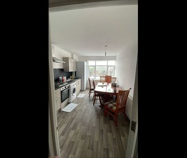 3 Bed Flat, Wordsworth Drive, S5 - Photo 5