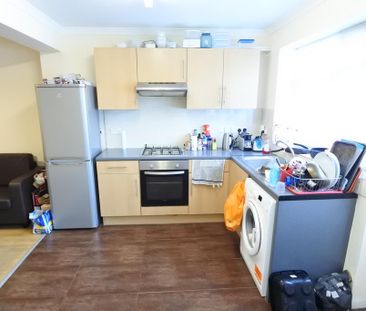 1 bedroom in a house share to rent - Photo 5
