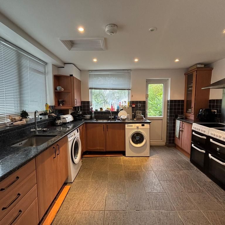 1 bedroom house of multiple occupation to rent - Photo 1
