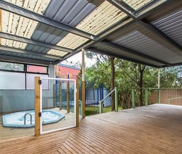 Fabulous family home in a great location - Photo 4