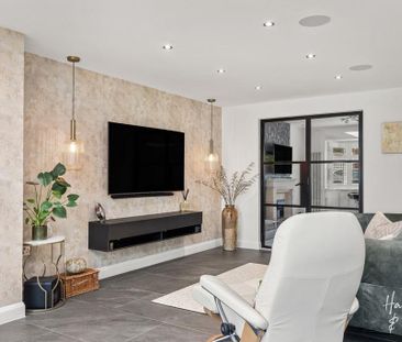 4 bedroom detached house to rent - Photo 2