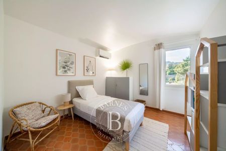 MANDELIEU - SAINT JEAN DE CANNES - VILLA 4 CHAMBRES AU CALME ABSOLU VUE MER ET COLLINES - Photo 5