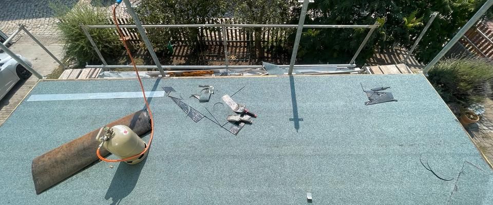 Erstbezug nach Renovierung! Helle 2 Raumwohnung mit Balkon - Foto 1