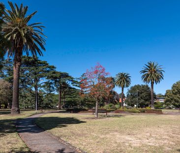 Perfect Parkside - Photo 2