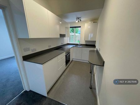 2 bedroom flat to rent - Photo 5